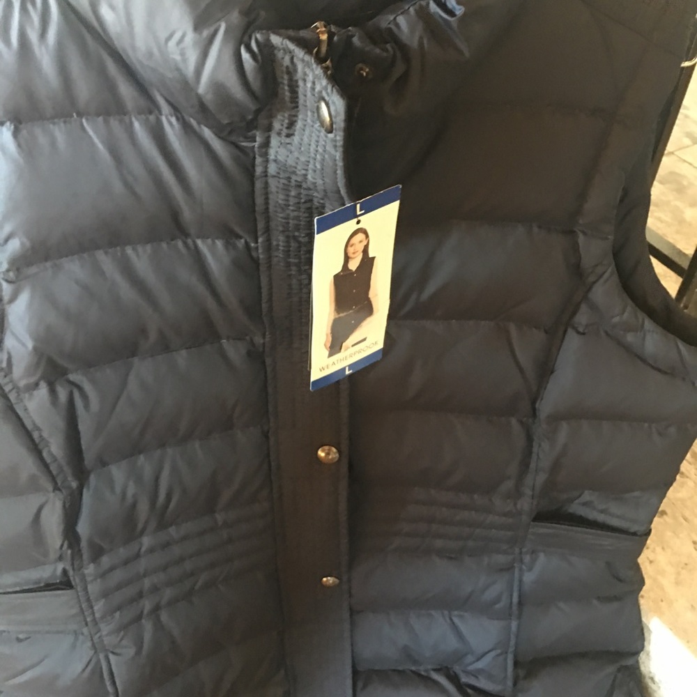 Women's Weatherproof Down puffer Vest - Picture 4 of 4
